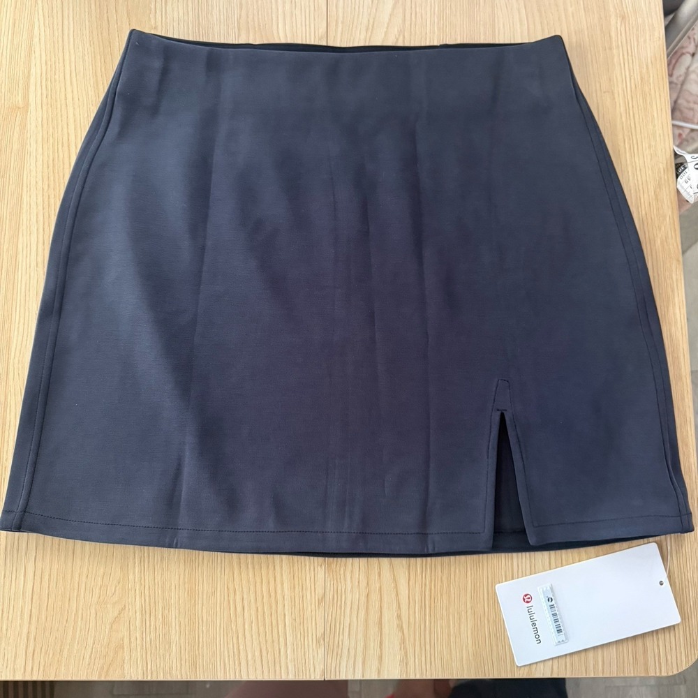Lululemon Softstreme High Rise Mini Skirt Medium NWT Slim Fit Heather Grey